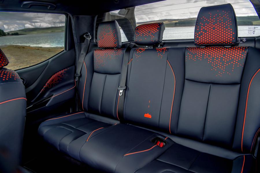 Интерьер Nissan Navara Dark Sky Concept (D23) 2018 года  (фото 31 из 38)